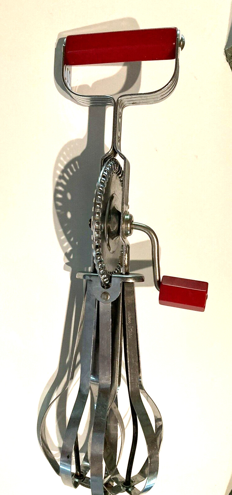 Ekco Red Bakelite Handle Hand Mixer Egg Beater Vintage Retro USA