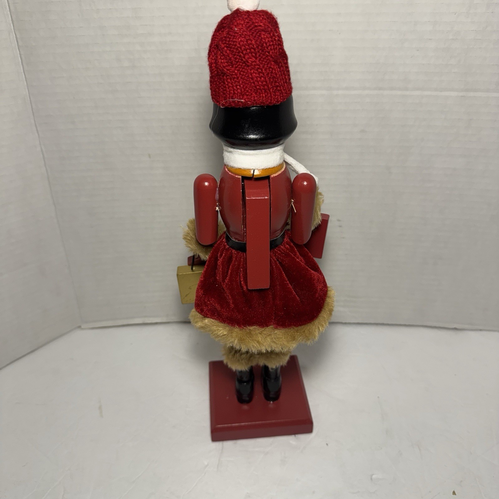 North Pole Trading Co. Nutcracker Holiday 14″ AA Shopper Girl 2021 Old Stock