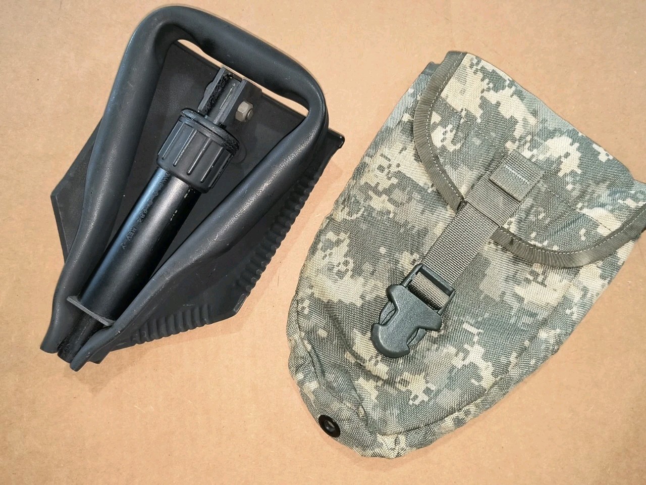 US Entrenching E TOOL Ames Genuine Military USMC Trifold Shovel + Cover NEW
