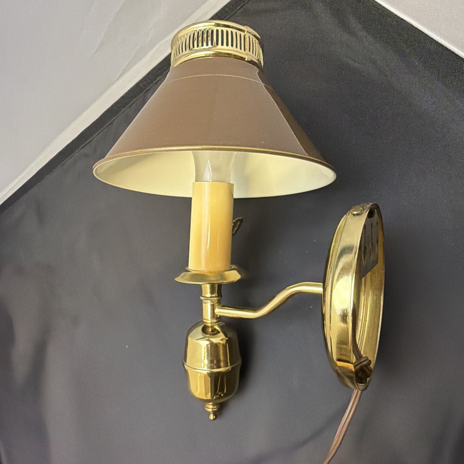 Vintage Working Underwriter Laboratories Wall Lamp Sconce Brown True MCM