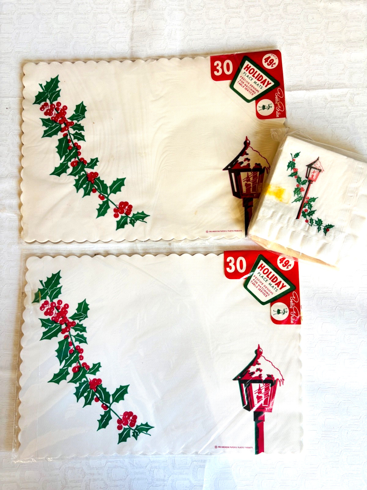 NOS VTG 60’S BETTY BRITE HOLLY&LAMP POST CHRISTMAS 2X30 PAPER PLACEMATS&NAPKINS