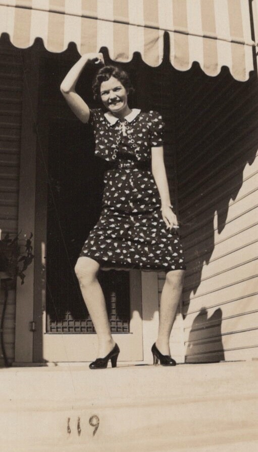Woman polka dot dress playful cheerful confident relaxed steps 1940s Weird Pose