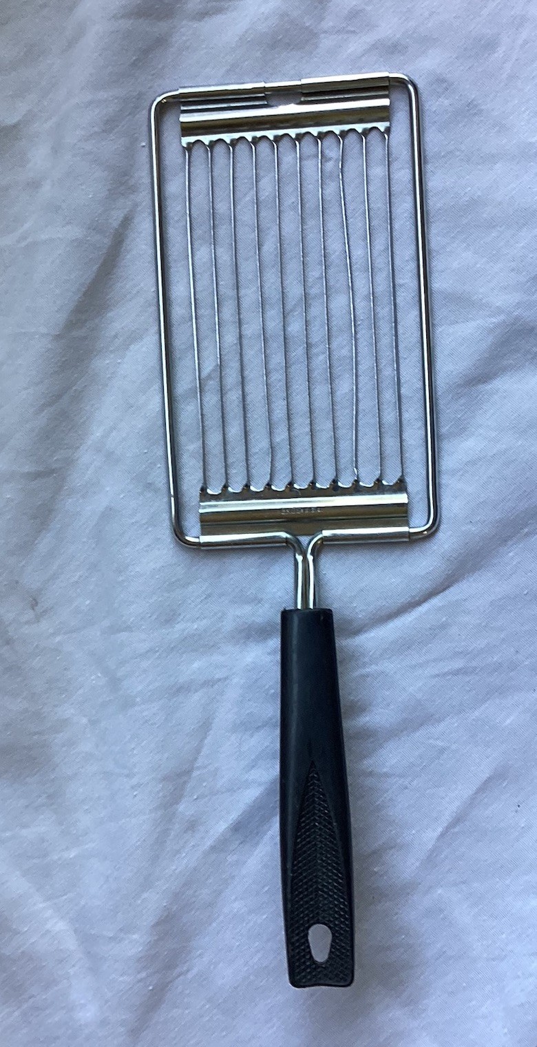 EKCO VTG 80s Tomato Egg Slicer Serrated Blade Black Plastic Handle 11″USA Cookin