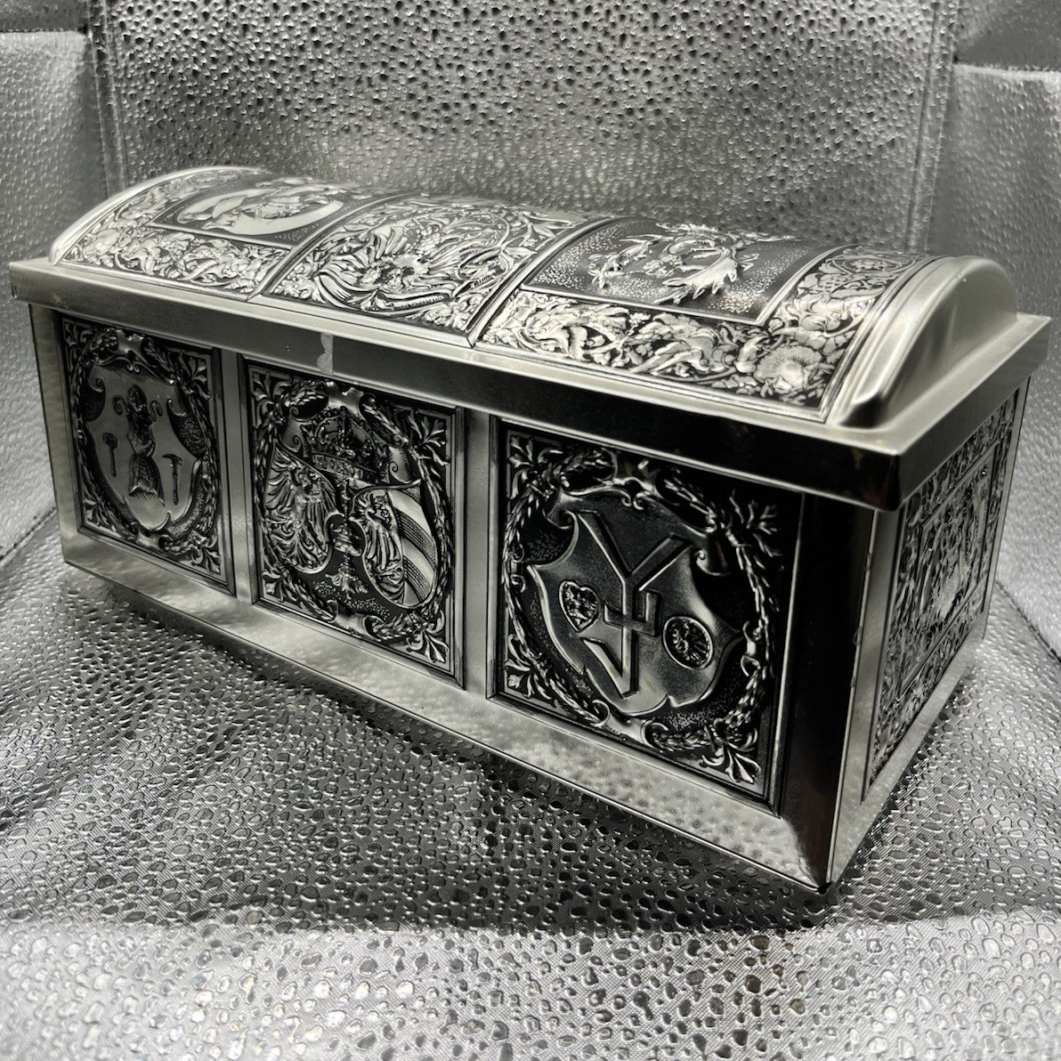 Silver Embossed Raised Relief Floral Metal Trinket Box w/ Lid, Rectangle