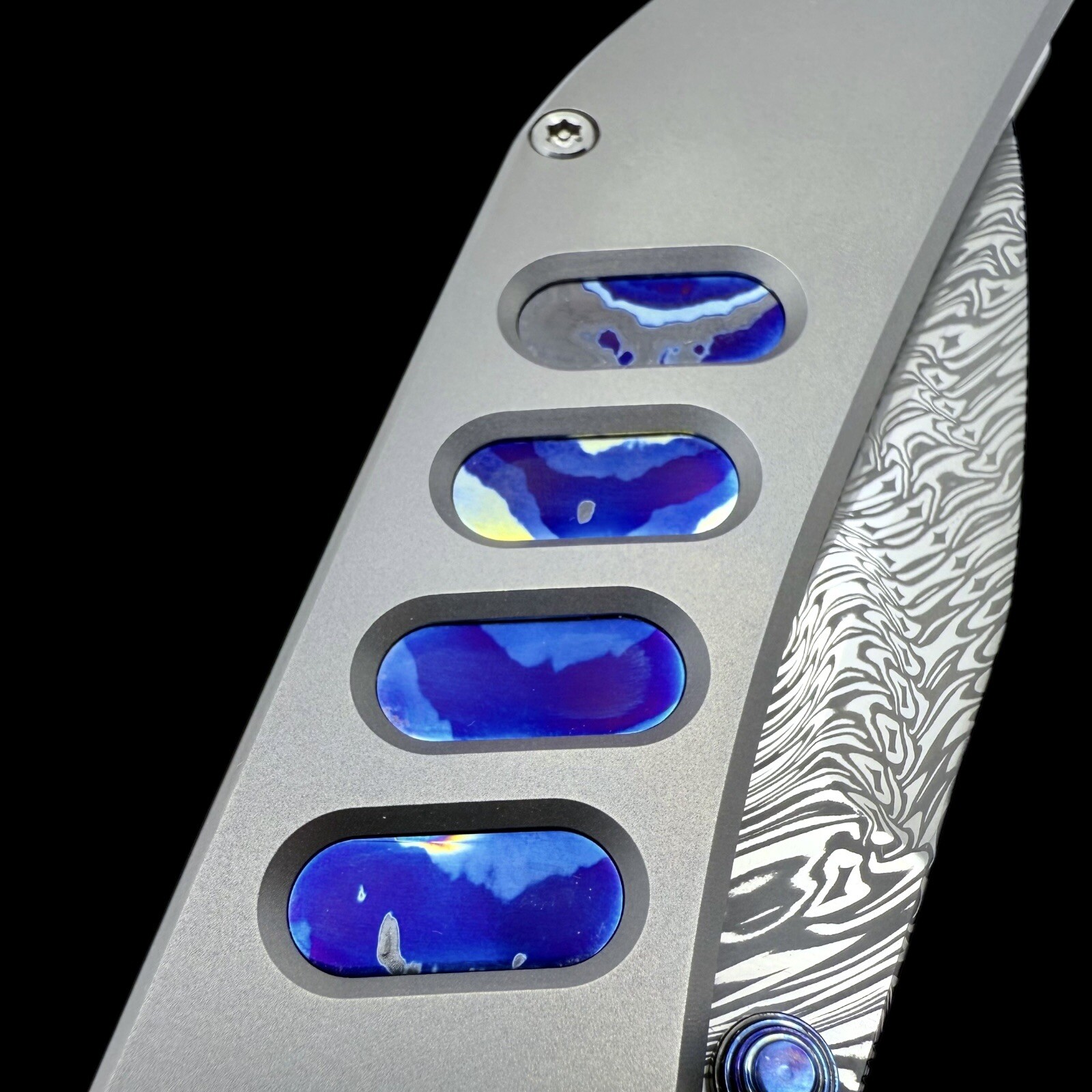 Yans Chevron Front Flipper – Damasteel – Titanium/ ZurcuTi Inlay [ONLY 10 MADE!]