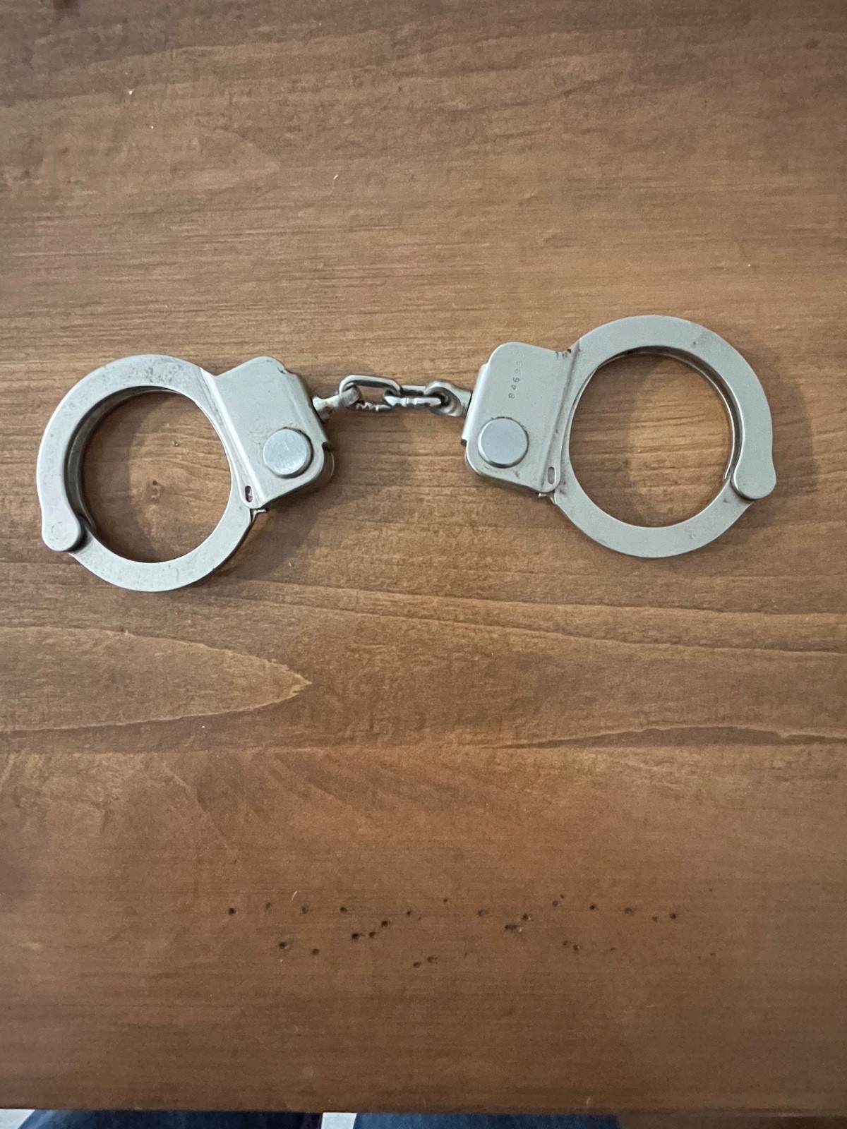 Smith and Wesson model 94 max security handcuffs w/o key