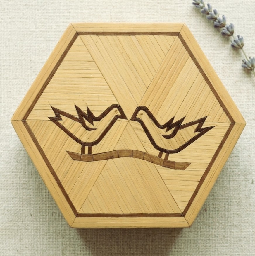 Vtg Lovebirds Straw Marquetry Box MCM Trinket Jewelry Hexagon Inlay Love Birds