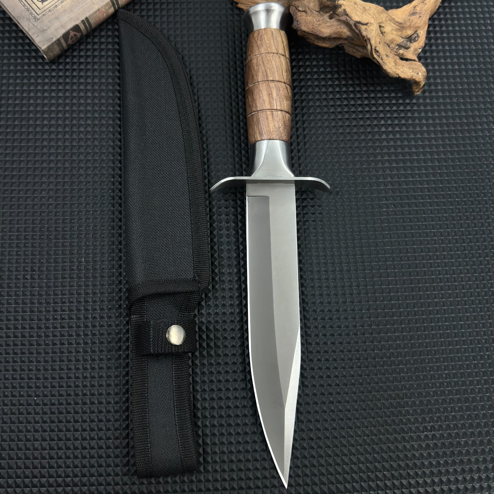 Timeless Single Fixed Blade Knife Sturdy Wooden Handle Everyday Multi-Use Tool