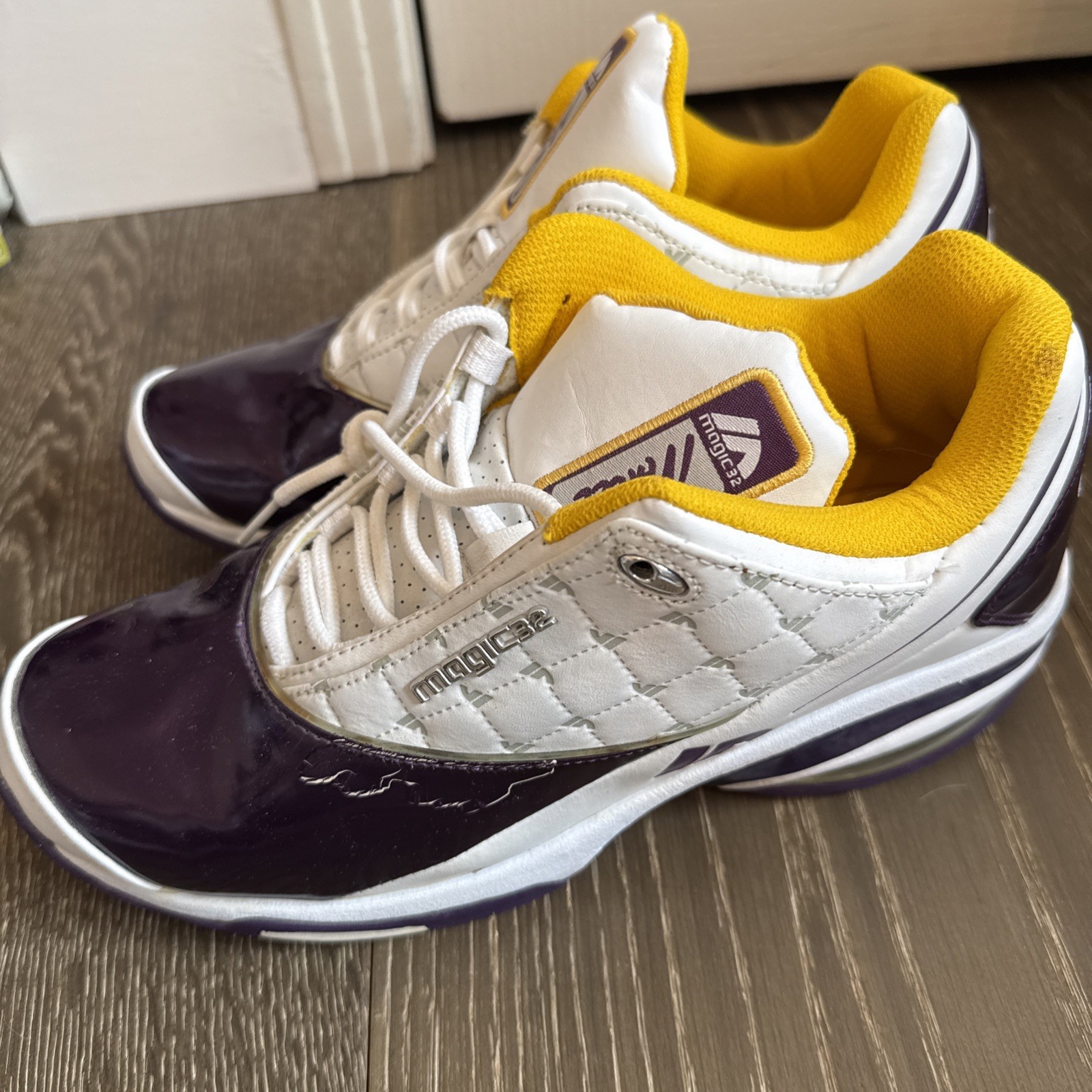 MAGIC JOHNSON SIGNED MAGIC32 SHOES Collectors Rare Sports Memorabilia Basketball