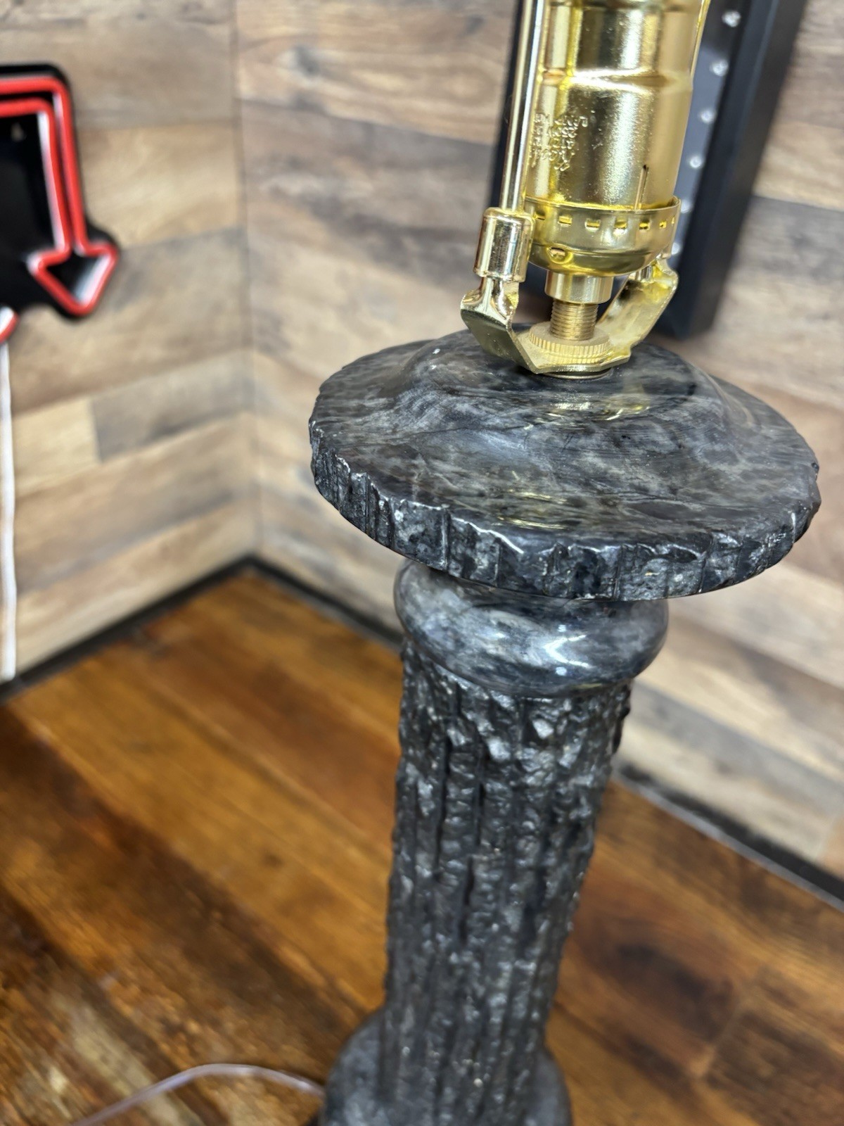 Vintage POSTMODERN NEO-CLASSICAL SOLID MARBLE COLUMN PILLAR LAMP 32″