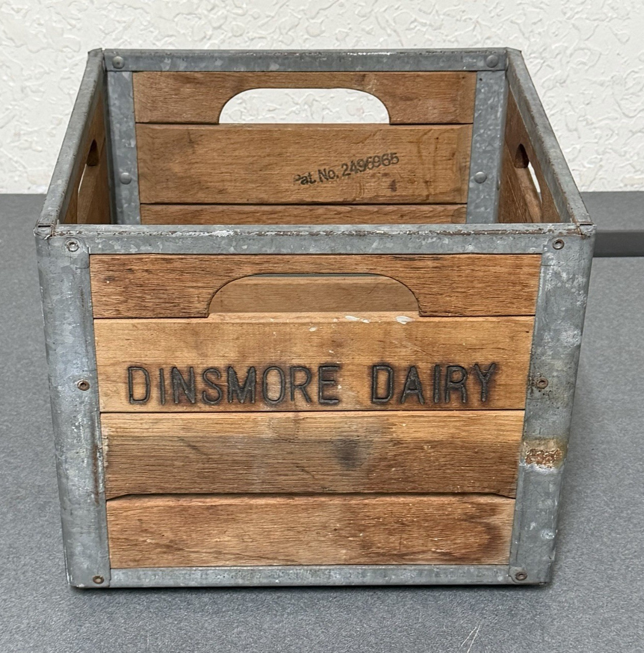 DINSMORE DAIRY FLA MILK BOTTLE CRATE RARE