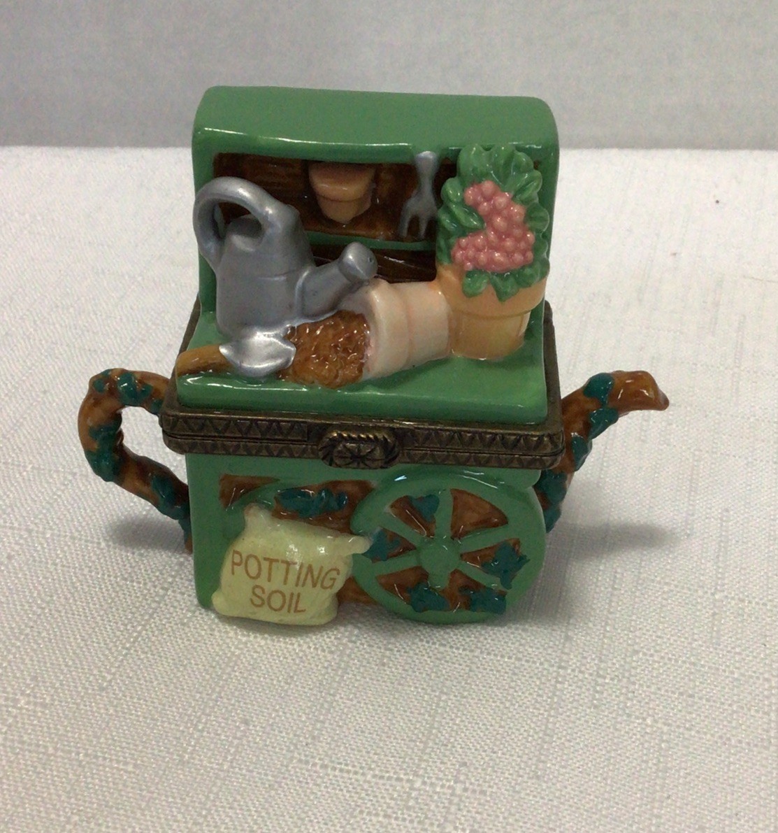 Midwest Of Cannon falls hinged trinket box garden wagon W flowers watering can