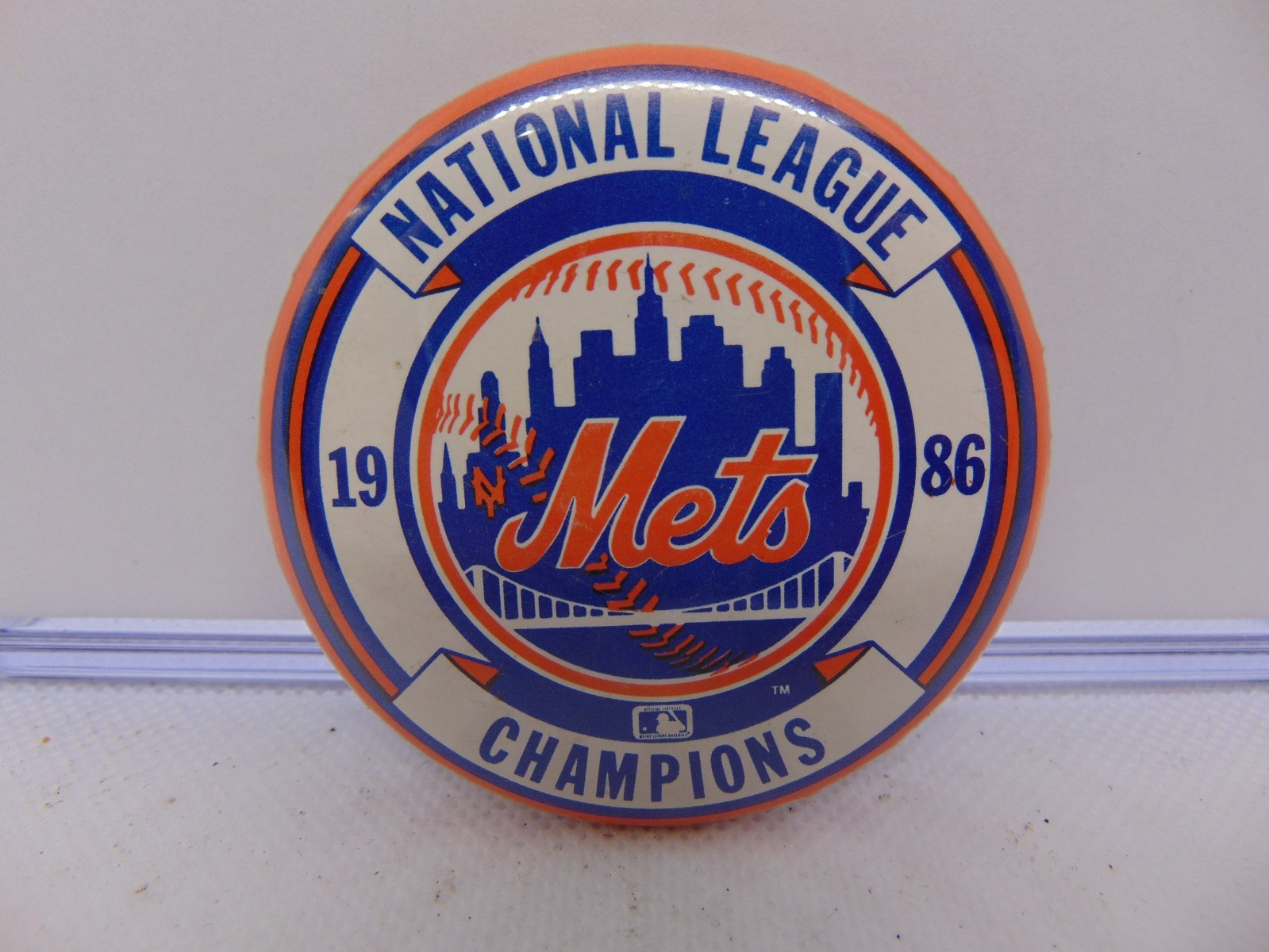 New York Mets Baseball Team 1986 World Champions Wincraft Button Pin Vintage