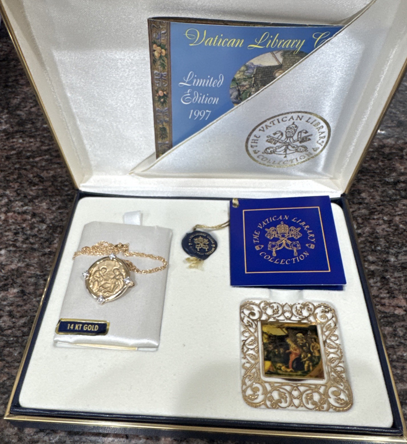 Vatican Collection Limited Edition, 1997 Nativity 14 Karat Gold And Diamond Pin