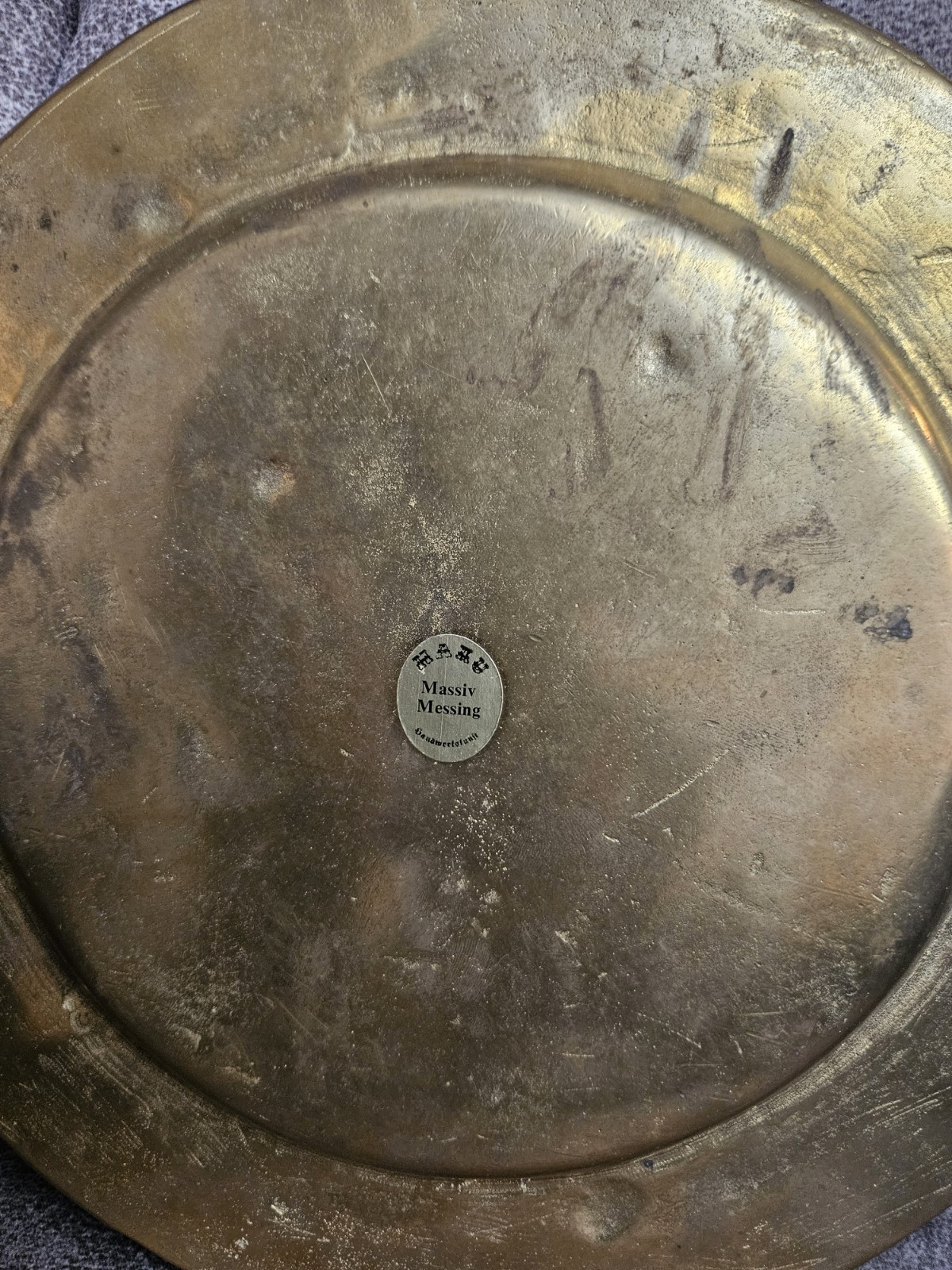1970s Massiv Messing Solid Brass Chrarger 3.2 Pounds 10.5″ Monogram “HV”