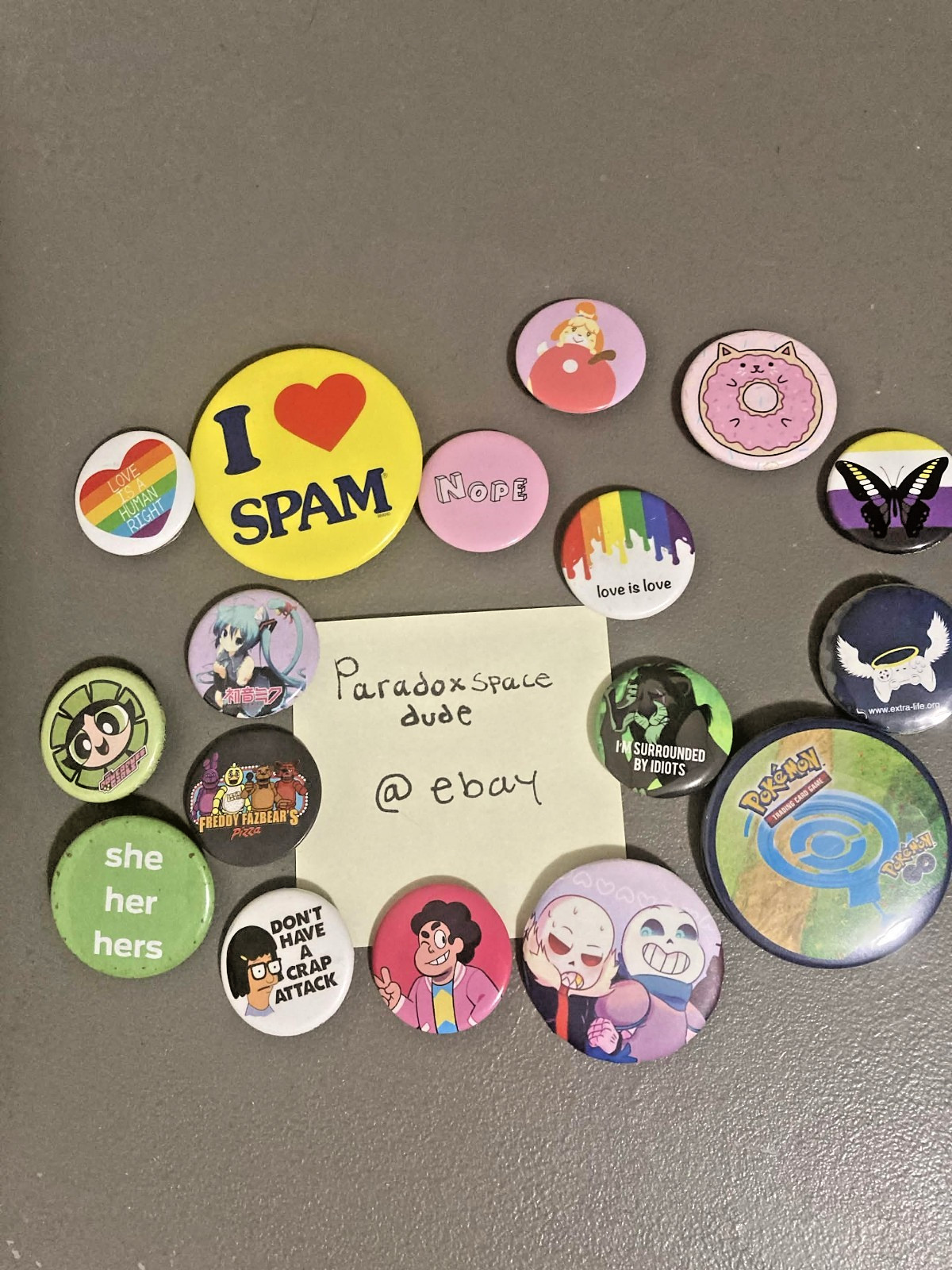 Lot of 17 Button pins Tumblr, Hot Topic and fandom