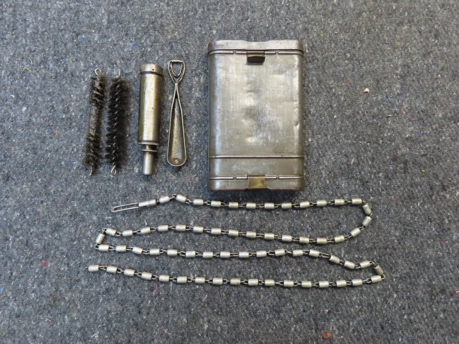 Original WWII German 98k Mauser Rifle Cleaning Kit – Complete – Nice