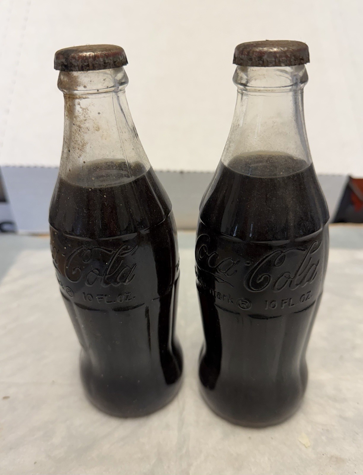 2 Vintage Coca-Cola 10 Fl Oz Embossed Glass Bottles Sealed Full