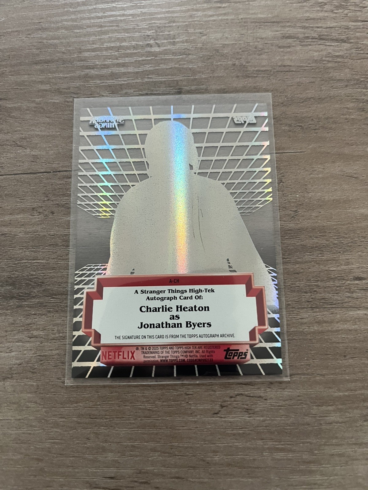 Topps Stranger Things High Tek Auto – Charlie Heaton as Jonathan Byers