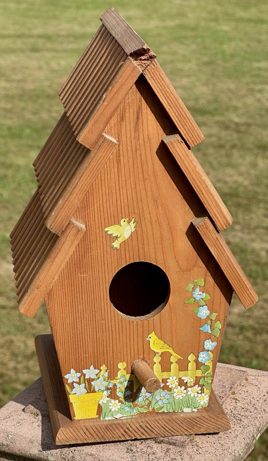 Cottage Birdhouse 9″ Tall Cedar Wood Bird Decal Embellishment 1.25” Hole