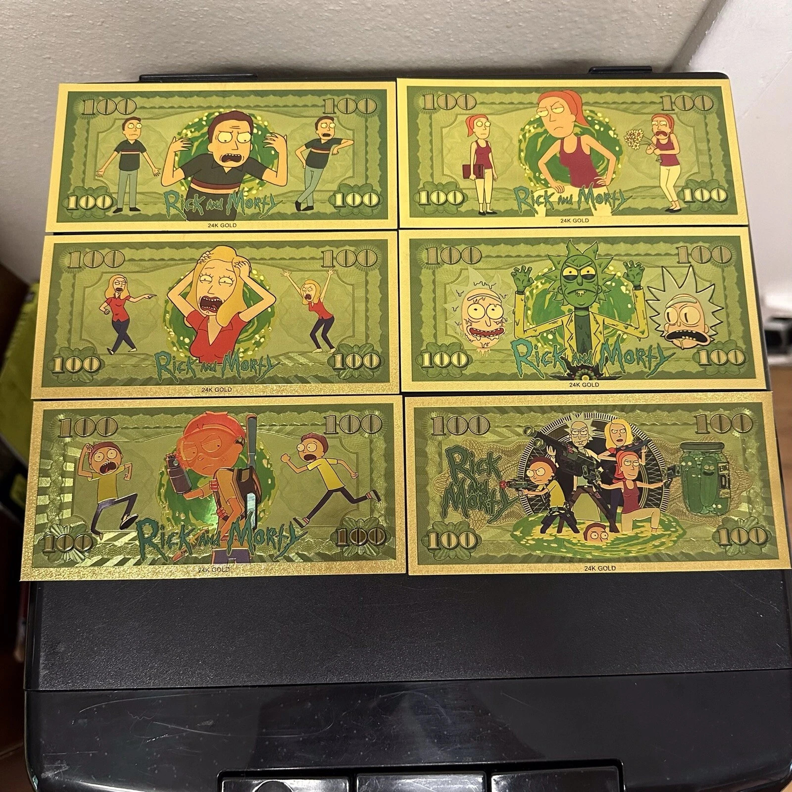 Rick And Morty Gold Foil Novelty Banknote Set – Set of 5 – Great Gift!
