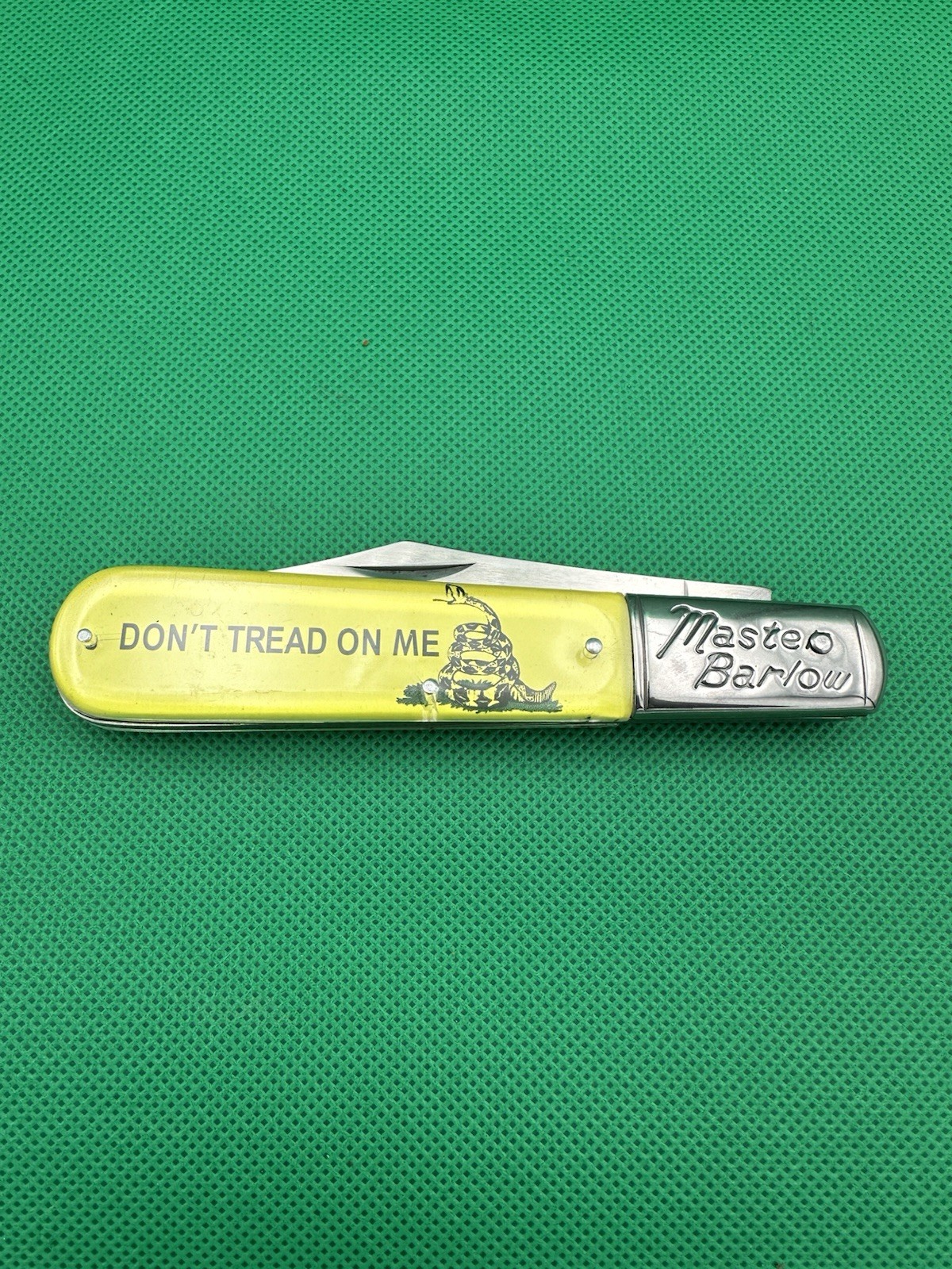 Don’t Tread On Me – Gadsden Flag Large Master Barlow Pocket Knife – NV257 No Box