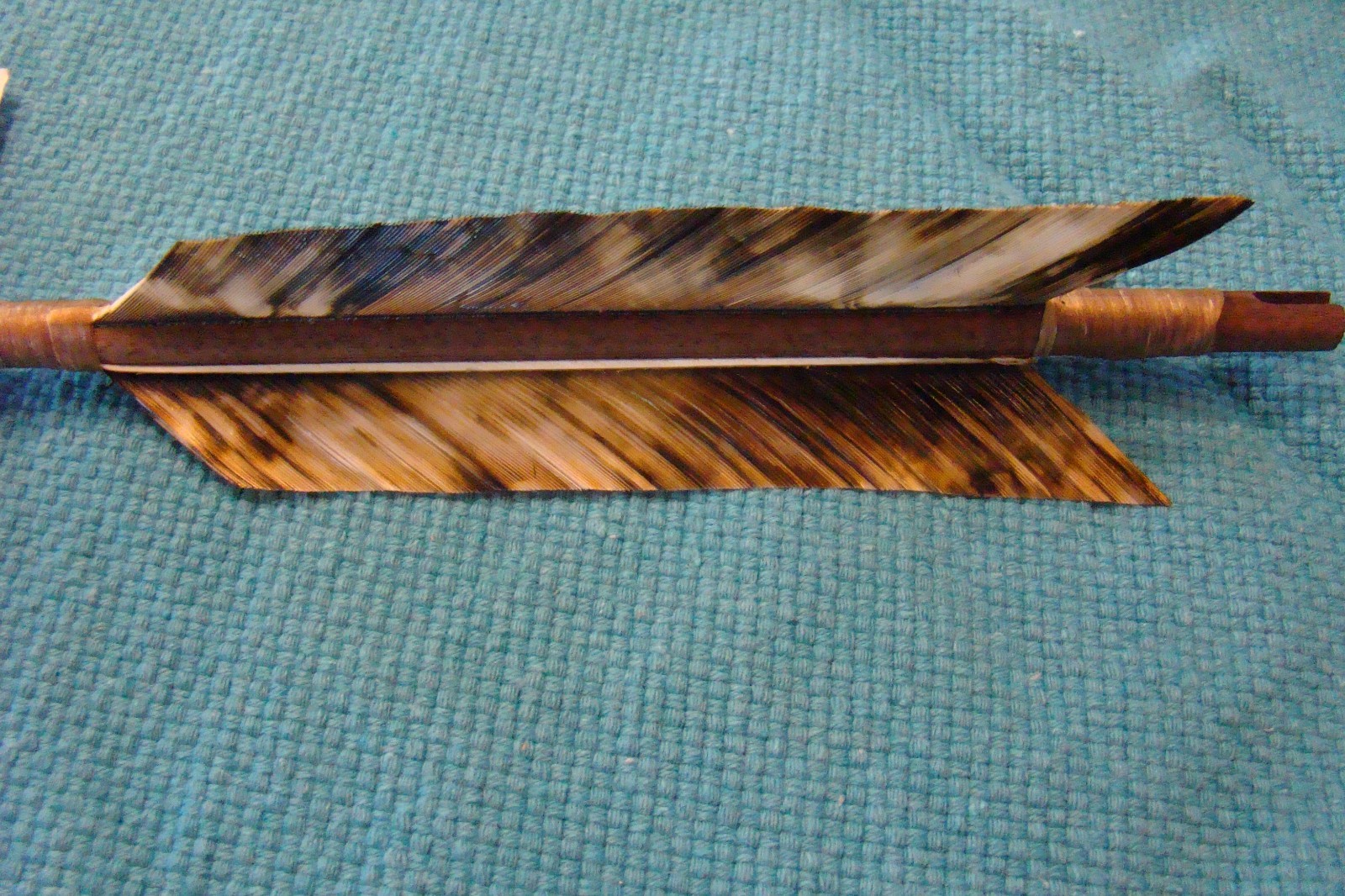 1 One Handmade Navajo 25 inch Arrow w/Turkey feathers & Stone chipped Arrowhead