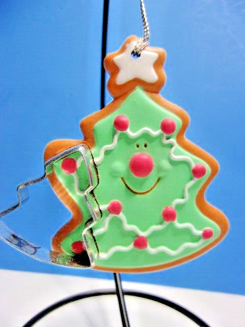 Vintage Avon COOKIE CUTTER CUTIES Christmas Tree Ornament Frosted Sugar Cookie