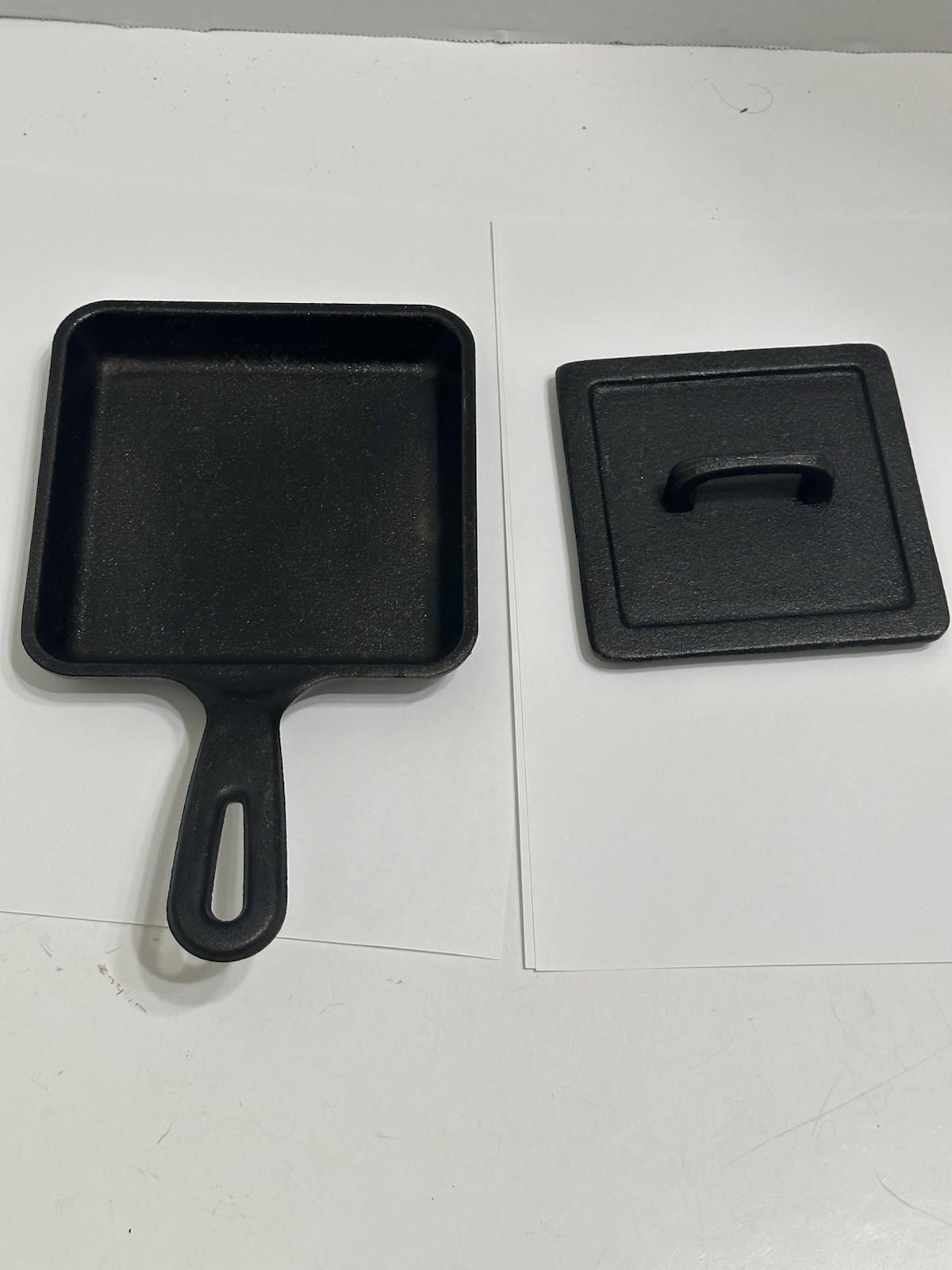 Vintage Lodge 5.5″ Square 5WS Cast Iron Skillet Pan & Press