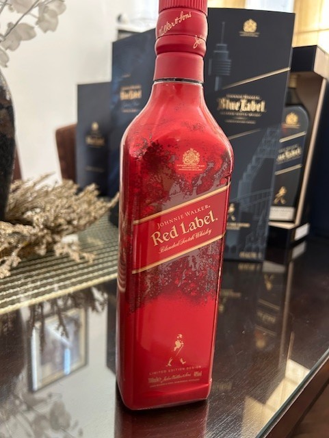 Johnnie Walker Red Label Limited Edition Silver Cosmetic 70ml Collectors Bottle