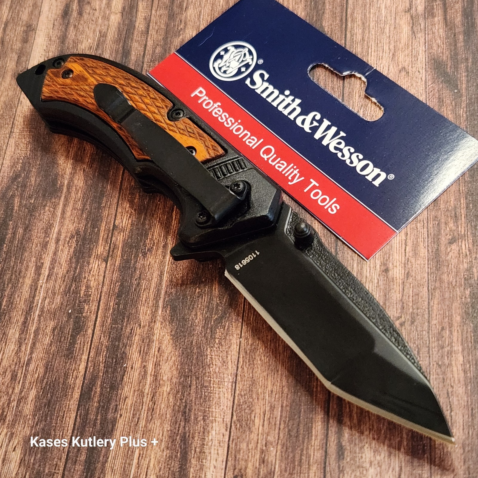 Smith & Wesson Liner Lock 4.13″ Closed Tanto Blade Folding Pocket Knife