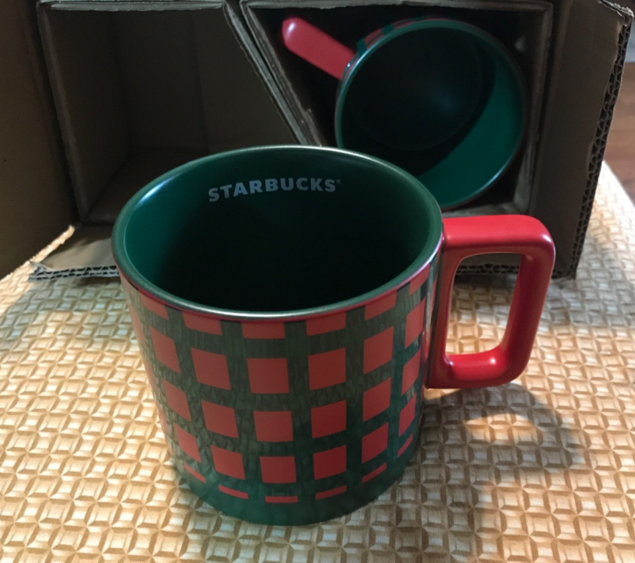 STARBUCKS 14oz RED GREEN Classic Plaid Coffee Cup Mug Large Ceramic Set of 2 New