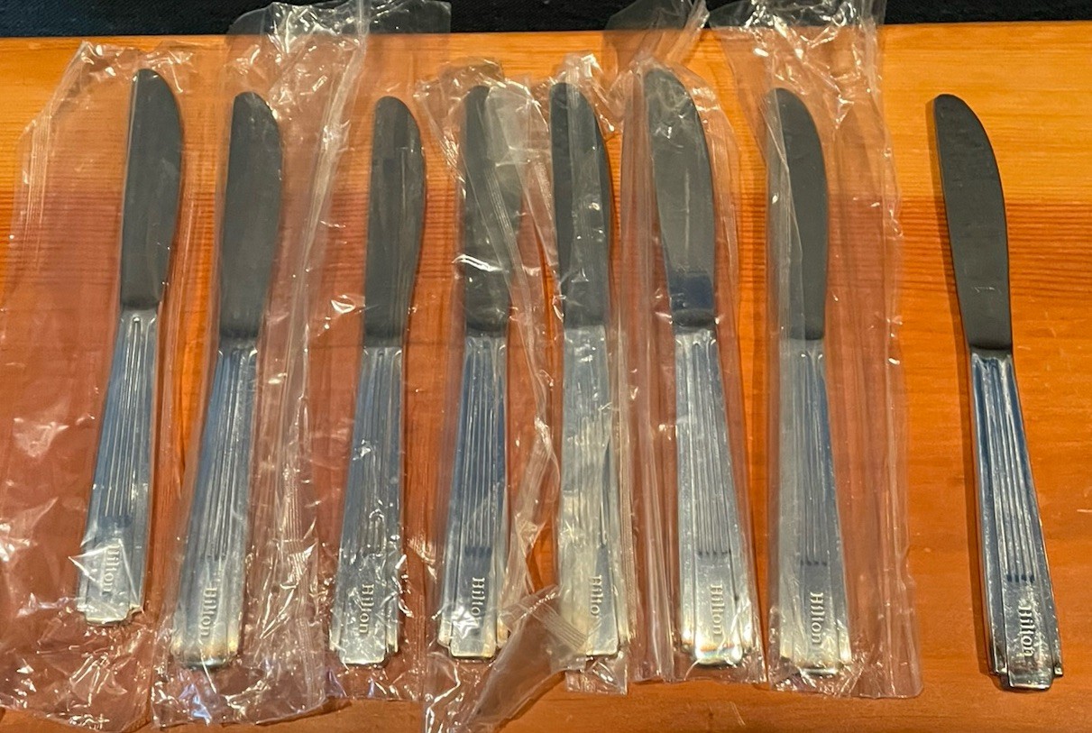 Set of 8 Vintage Hilton Hotels by Oneida Silver Plate Flatware Dinner Knives