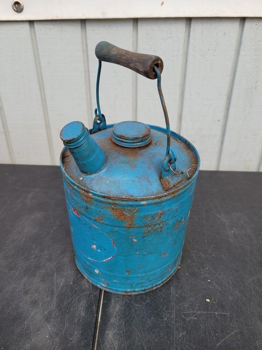 Vintage Galvanized Metal 1 Gallon Gas, Oil, Kerosene Can with Wood Handle