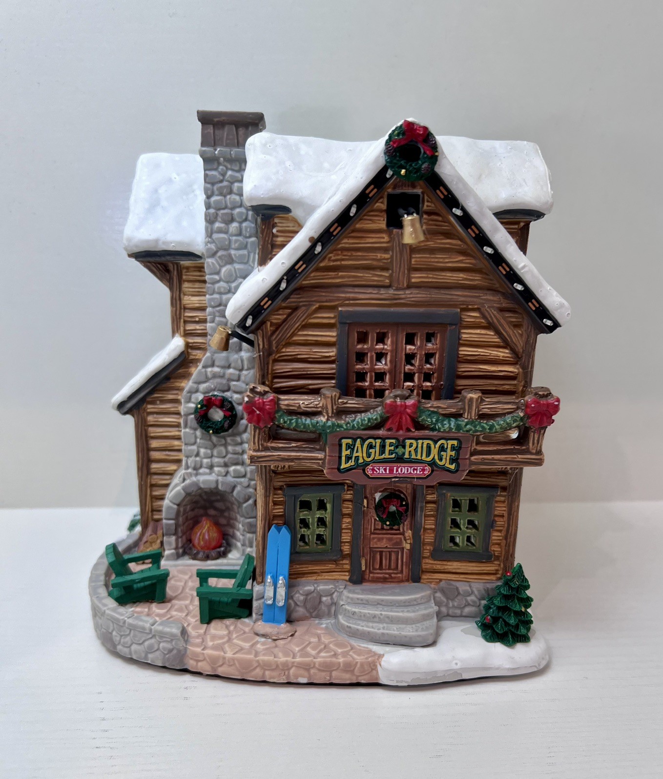 2020 HOLIDAY TIME Village, “EAGLE RIDGE SKI LODGE” LEMAX