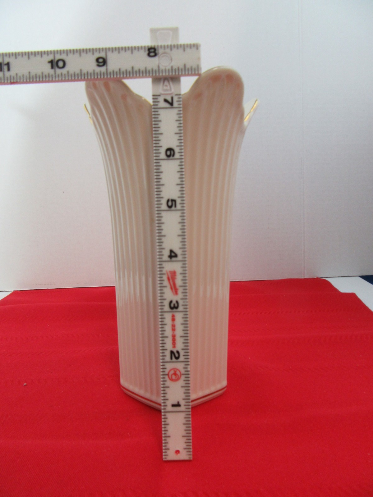 266. LENOX Meridian 8″ Vase Ribbed & Flared Shape 24K Gold Trim Made in USA