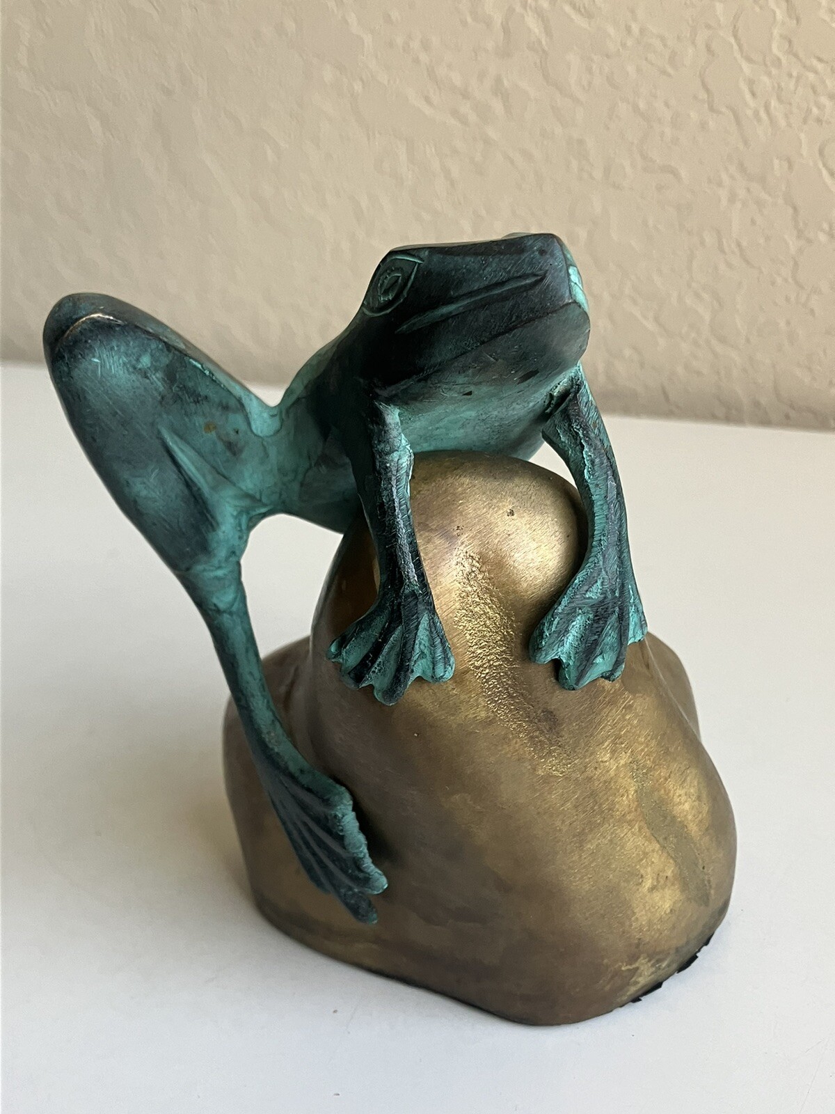 Bronze Patina Brass Tree Frog on Rock Statue Sculpture Paperweight Figurine VTG