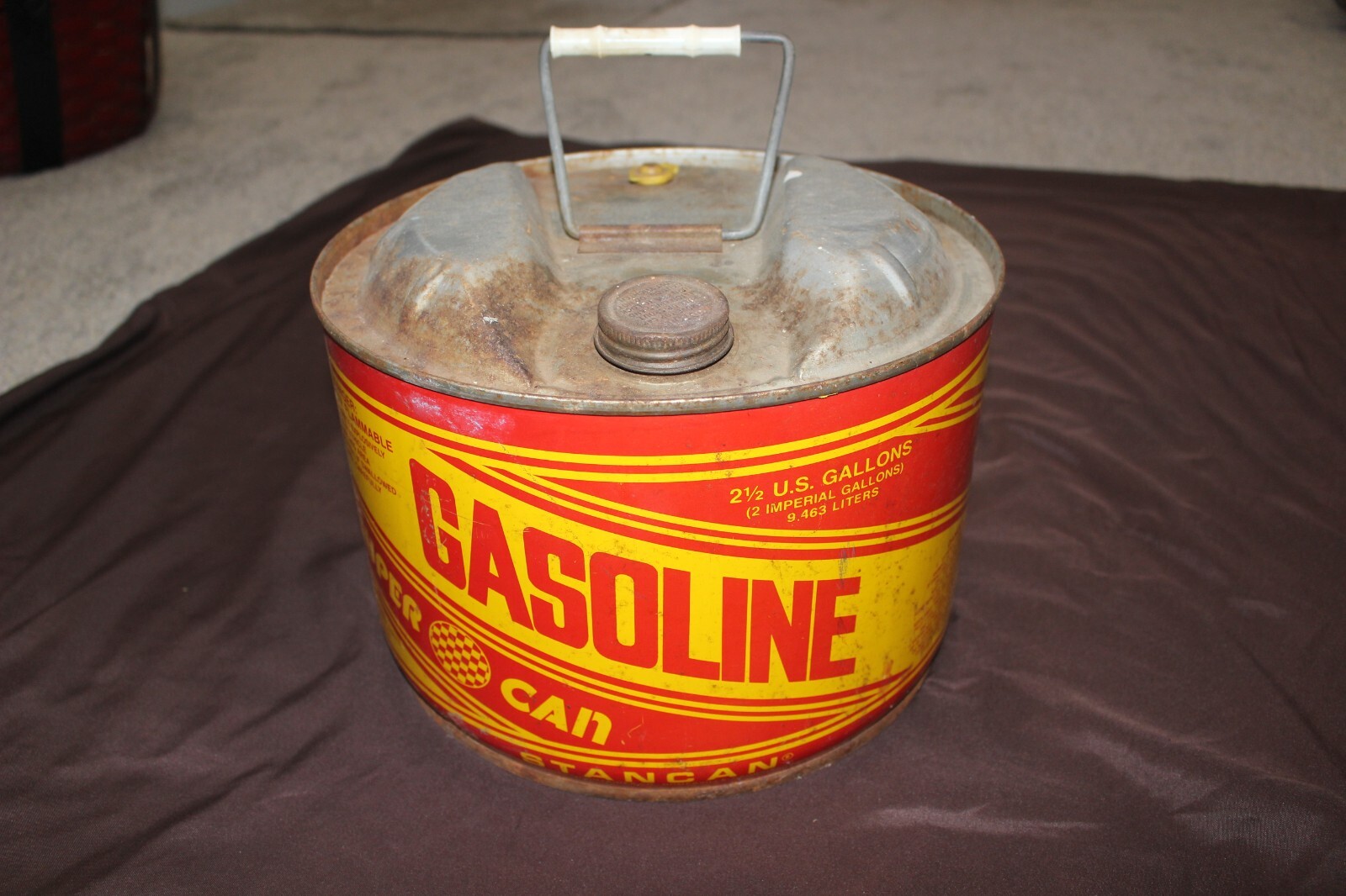 Vintage 1975 STANCAN Super Can 2 1/2 Gallon Metal Gasoline Can