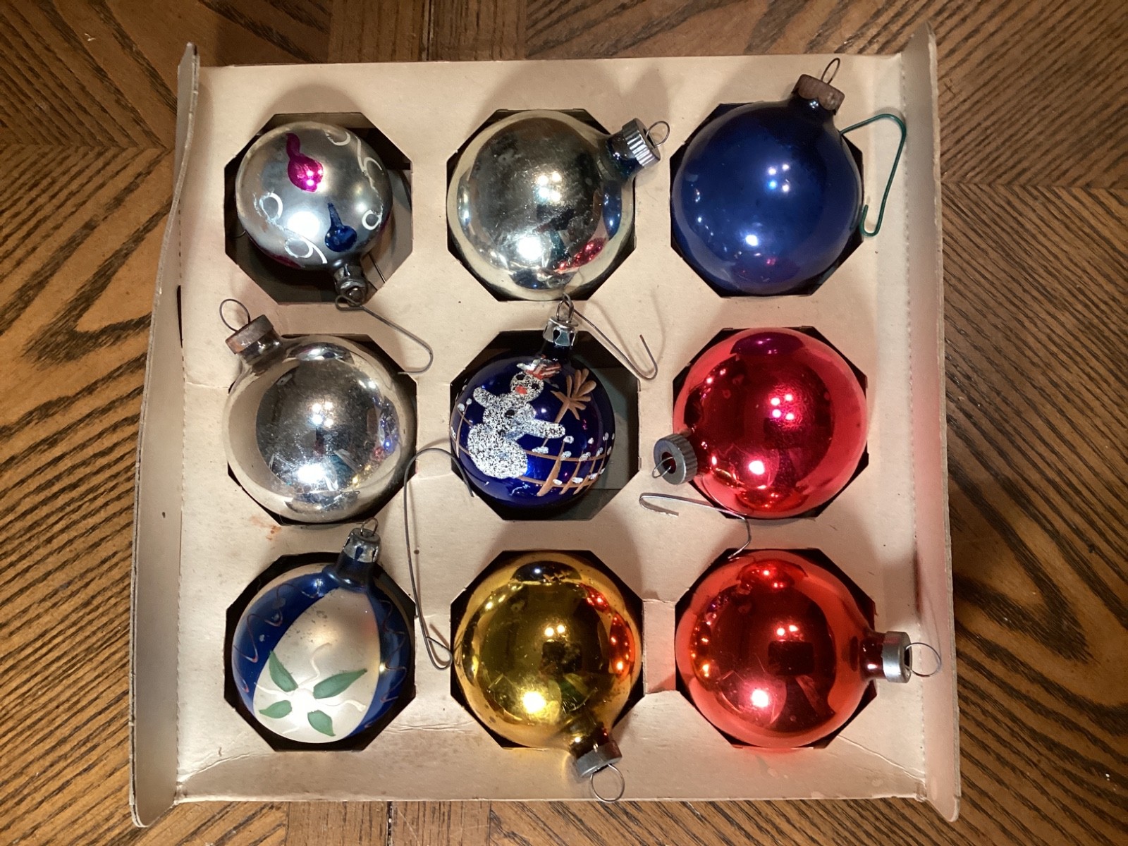 Hand Decorated & Solid Color Glass Christmas Tree Ornaments Lot/16 E4