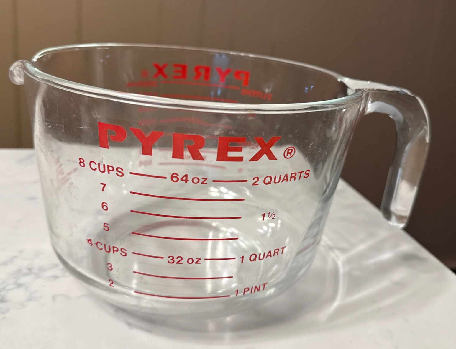 PYREX Giant Measuring 8 Cups Glass 64 oz Red Letters Large 2 Qt, Open Handle USA