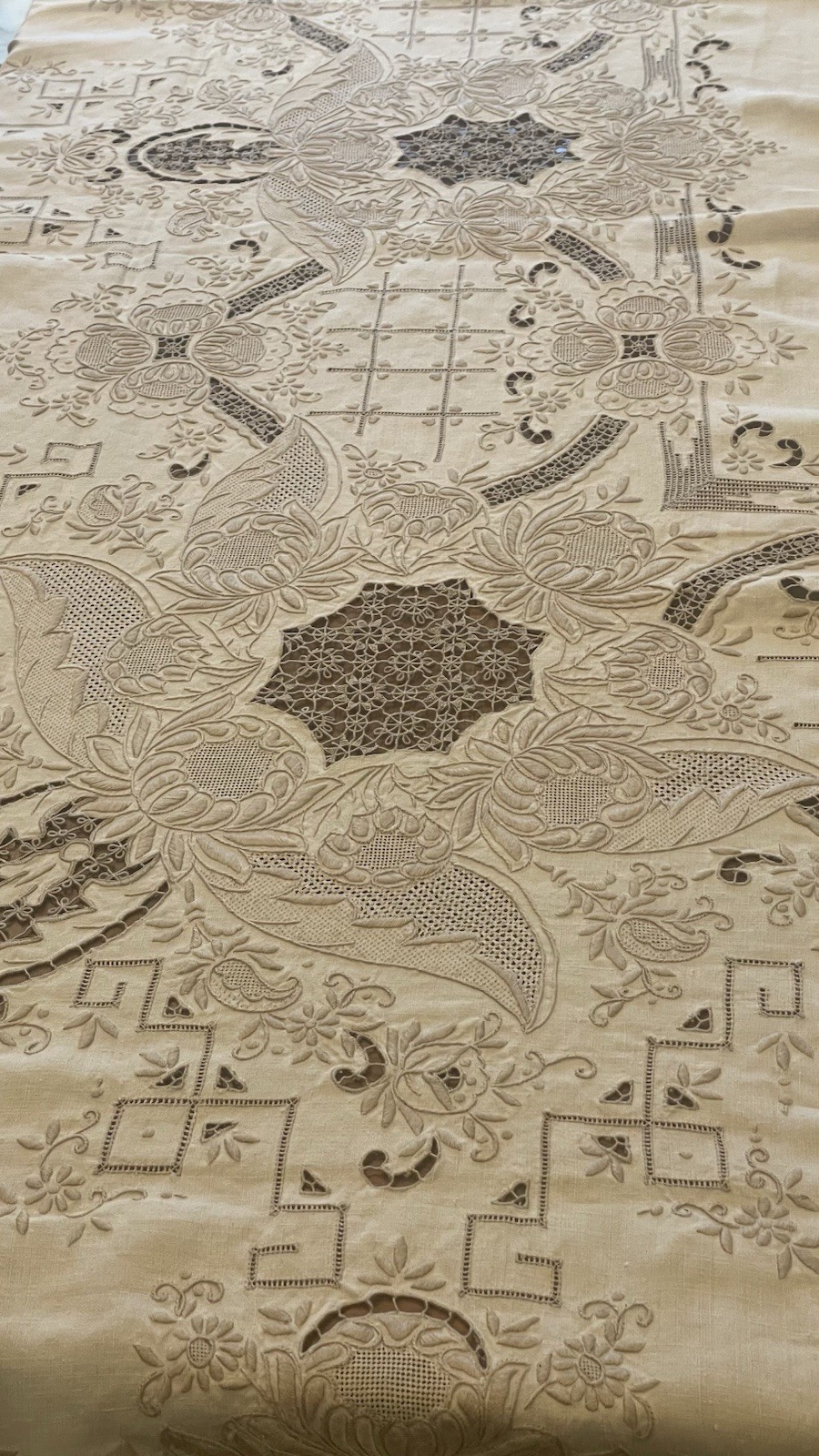 New Vintage Madeira Museum quality Hand Embroidered Tablecloth With 12 Napkins.