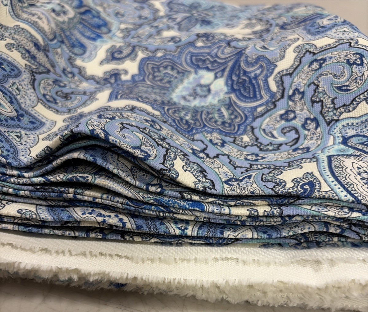 Waverly Inspirations Screen Print Fabric White/Blue Paisley 4 Yds 2″ 46″ W New