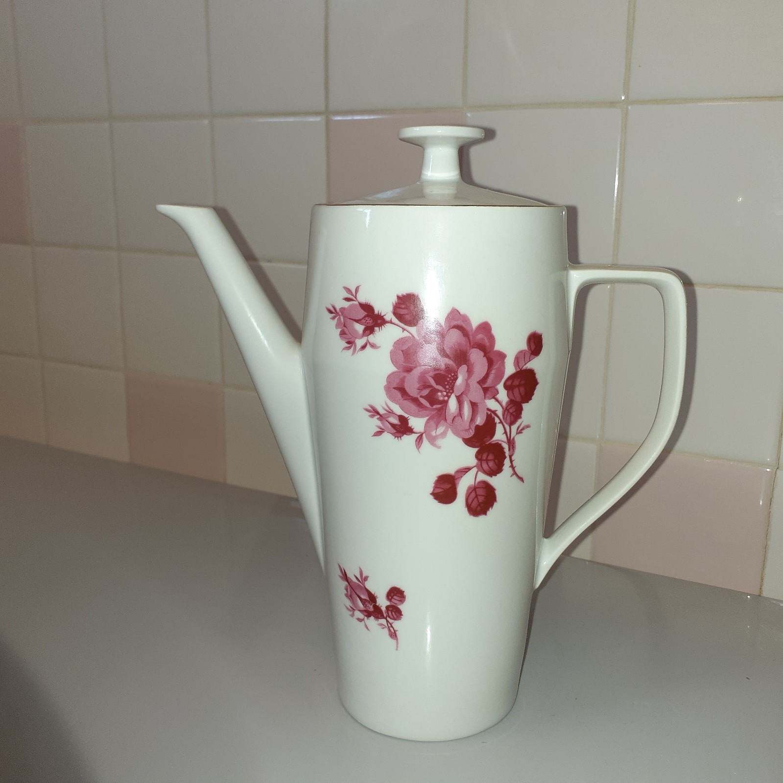 Beautiful CP Colditz Porcelain Roses Teapot made in GDR 9.5″ tall x 8″ x 4″