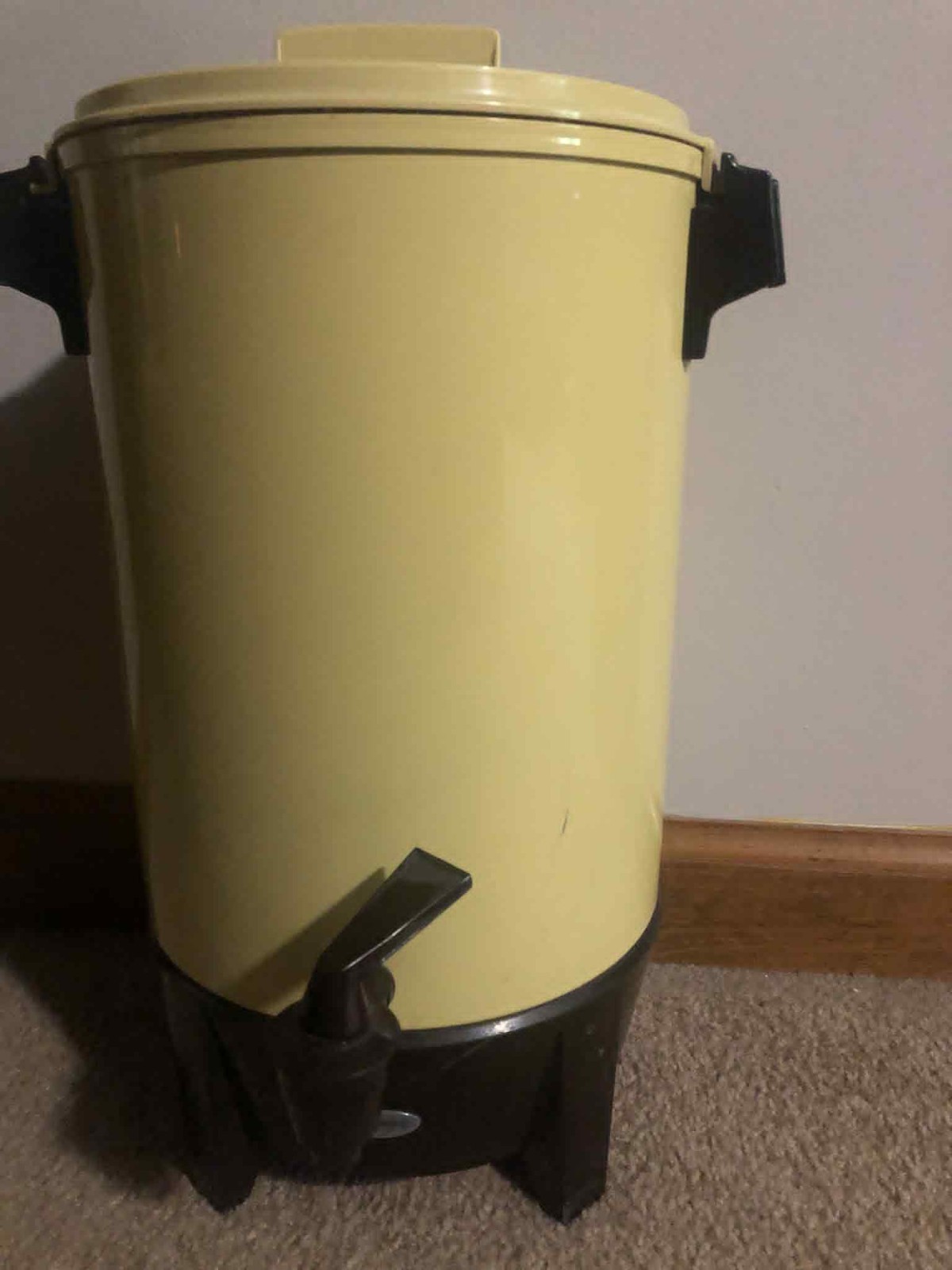 Westbend Vintage Electric Percolator Coffee Maker Harvest Gold 12-30 Cups