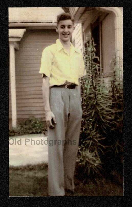 HAND COLORED/TINTED PIC HANDSOME YOUNG MAN OLD/VINTAGE PHOTO SNAPSHOT- D581