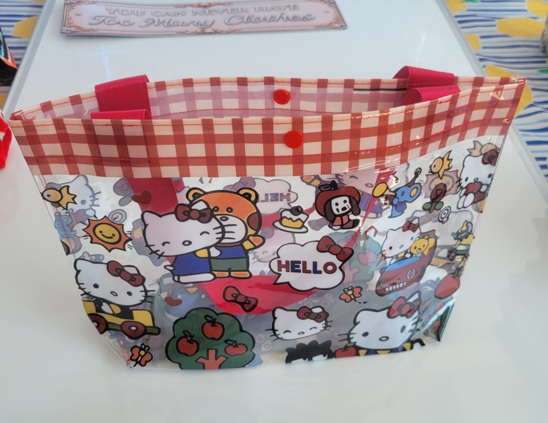 Cute Hello Kitty bag super cute, stylish and fun great for all occasions, Mod