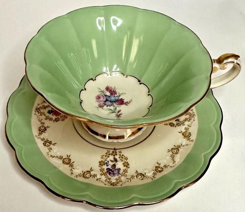 Vintage Royal Bayreuth Green Teacup & Saucer Floral Gold Trim Germany