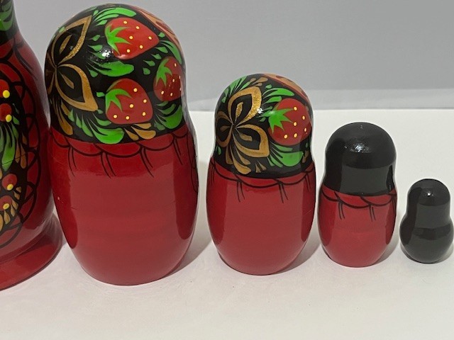 BABUSHKA MATRYOSHKA Russian NESTING DOLLS Wooden SET 5 Hand Painted Strawberries