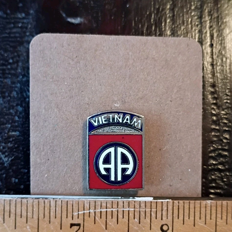 82nd Airborne Division AA Original Vietnam War 1961-75 Military Pin Militaria