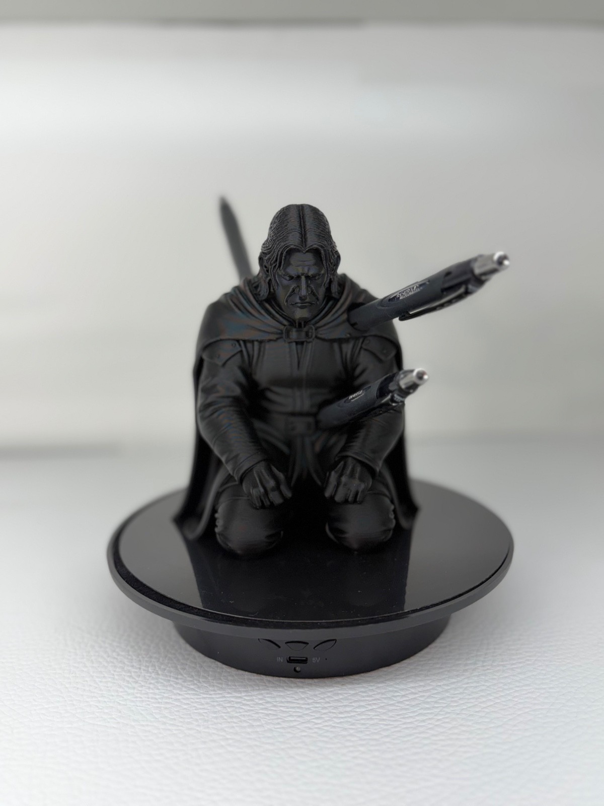 Boromir Slain Pen Holder